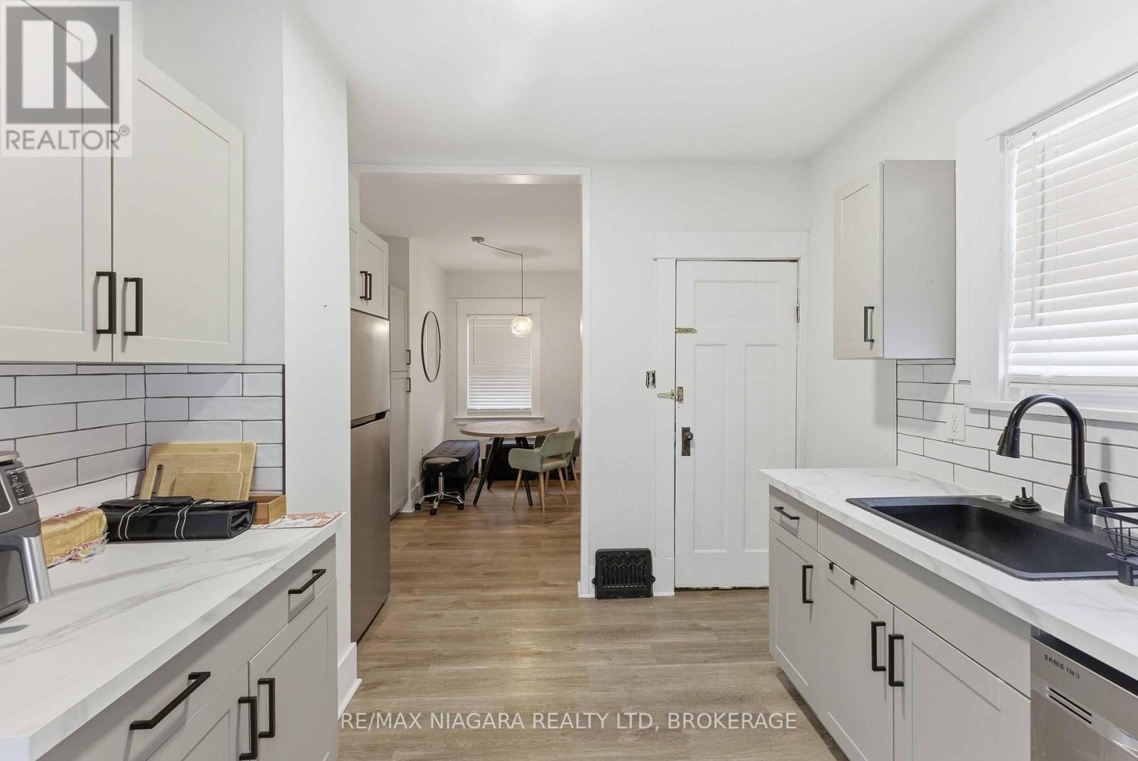 5033 Willmott Street, Niagara Falls, Ontario  L2E 2A2 - Photo 6 - X12973538