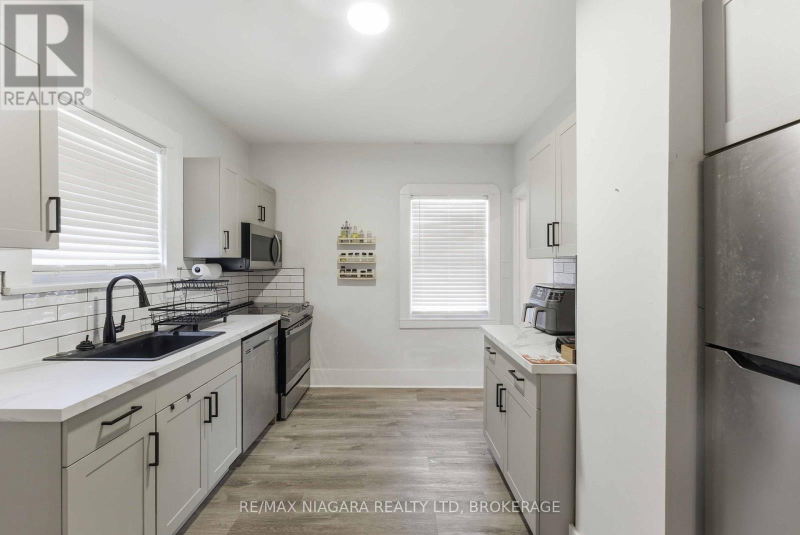 5033 Willmott Street, Niagara Falls, Ontario  L2E 2A2 - Photo 7 - X12973538