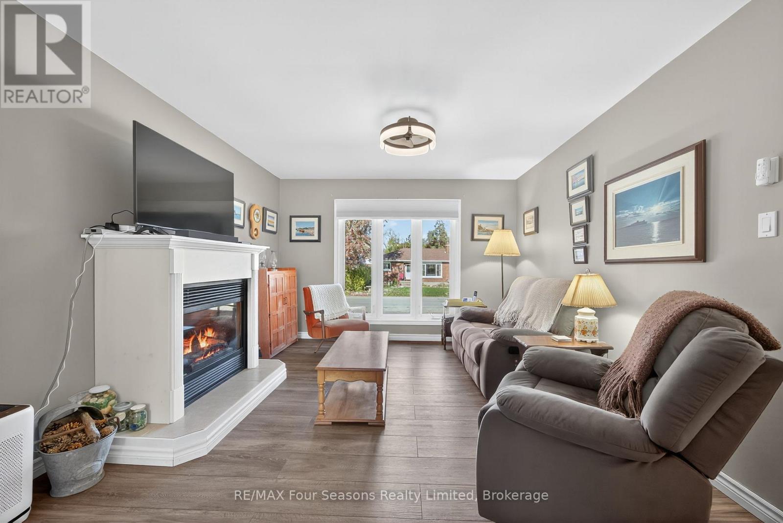 7 Batteaux Road, Clearview, Ontario  L0M 1P0 - Photo 2 - S12973390