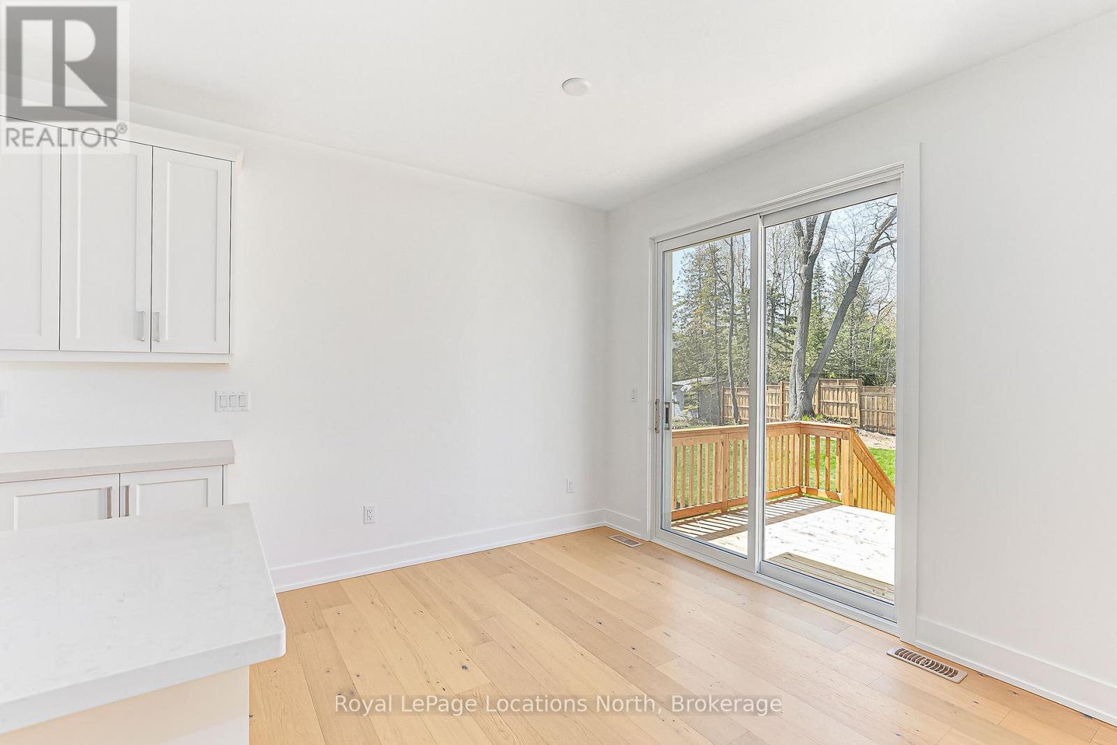 60 52nd Street S, Wasaga Beach, Ontario  L0M 1P0 - Photo 12 - S12973572