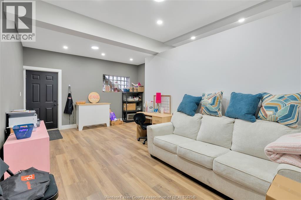 4667 Wyandotte Street East, Windsor, Ontario  N8Y 1H6 - Photo 8 - 26007462