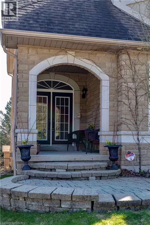 29 Gaines Avenue, Dundas, Ontario  L9H 7M4 - Photo 3 - 40809137