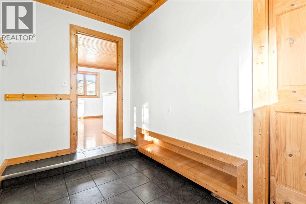 2018 24 Avenue, Didsbury, Alberta  T0M 0W0 - Photo 9 - A2282500