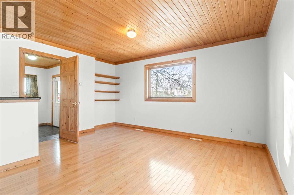 2018 24 Avenue, Didsbury, Alberta  T0M 0W0 - Photo 17 - A2282500