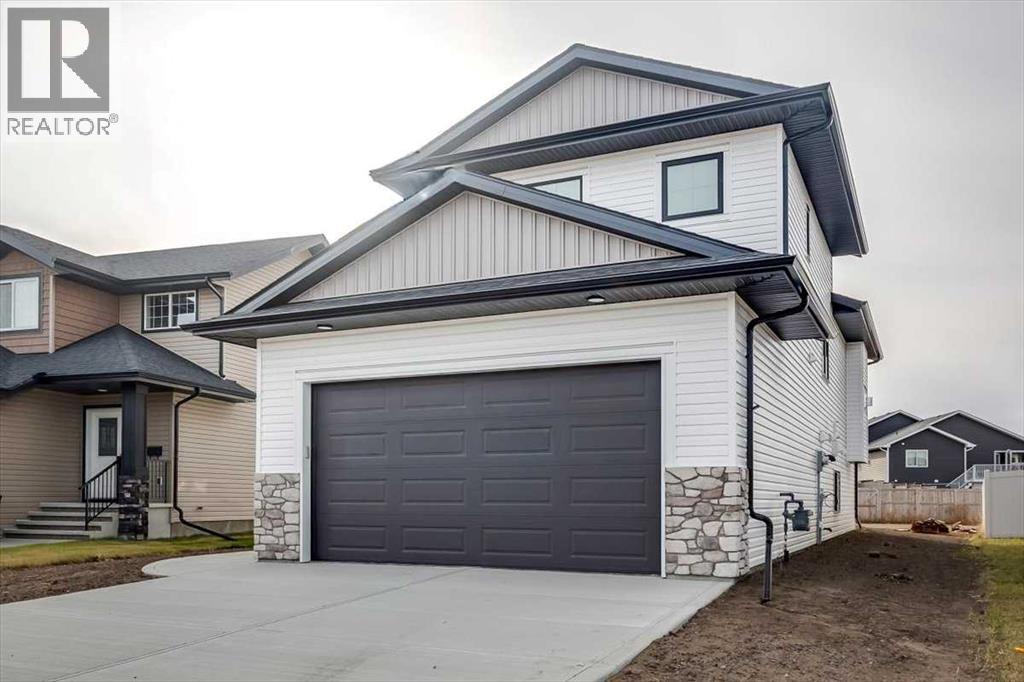 13 Aztec Street, Blackfalds, Alberta  T4M 0M7 - Photo 2 - A2248033