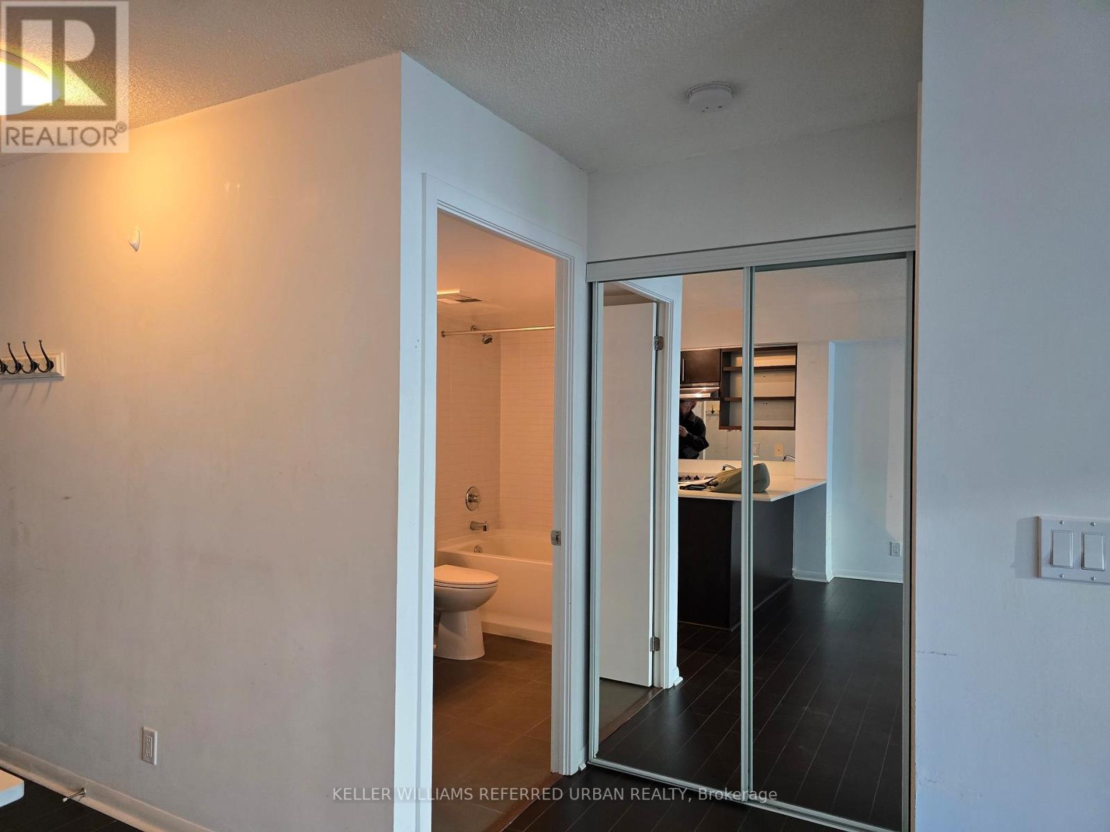 1605 - 96 St Patrick Street, Toronto, Ontario M5T 1V2 - Photo 9 - C12836402