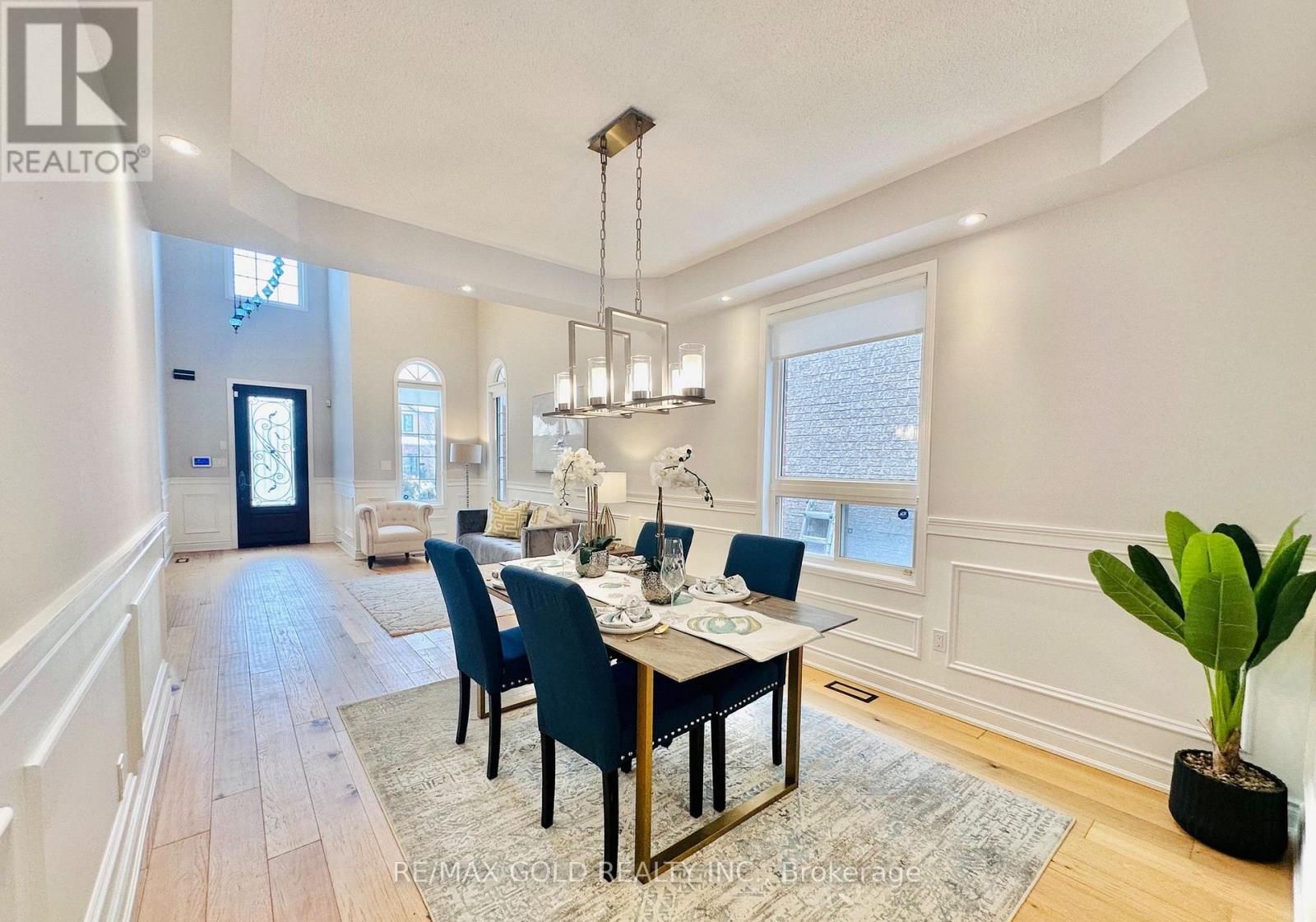 2293 Woodcrest Drive, Oakville, Ontario  L6M 4C5 - Photo 11 - W12970644