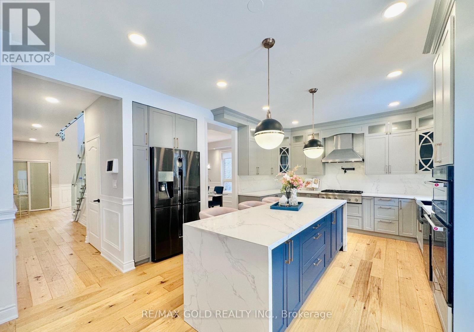 2293 Woodcrest Drive, Oakville, Ontario  L6M 4C5 - Photo 17 - W12970644