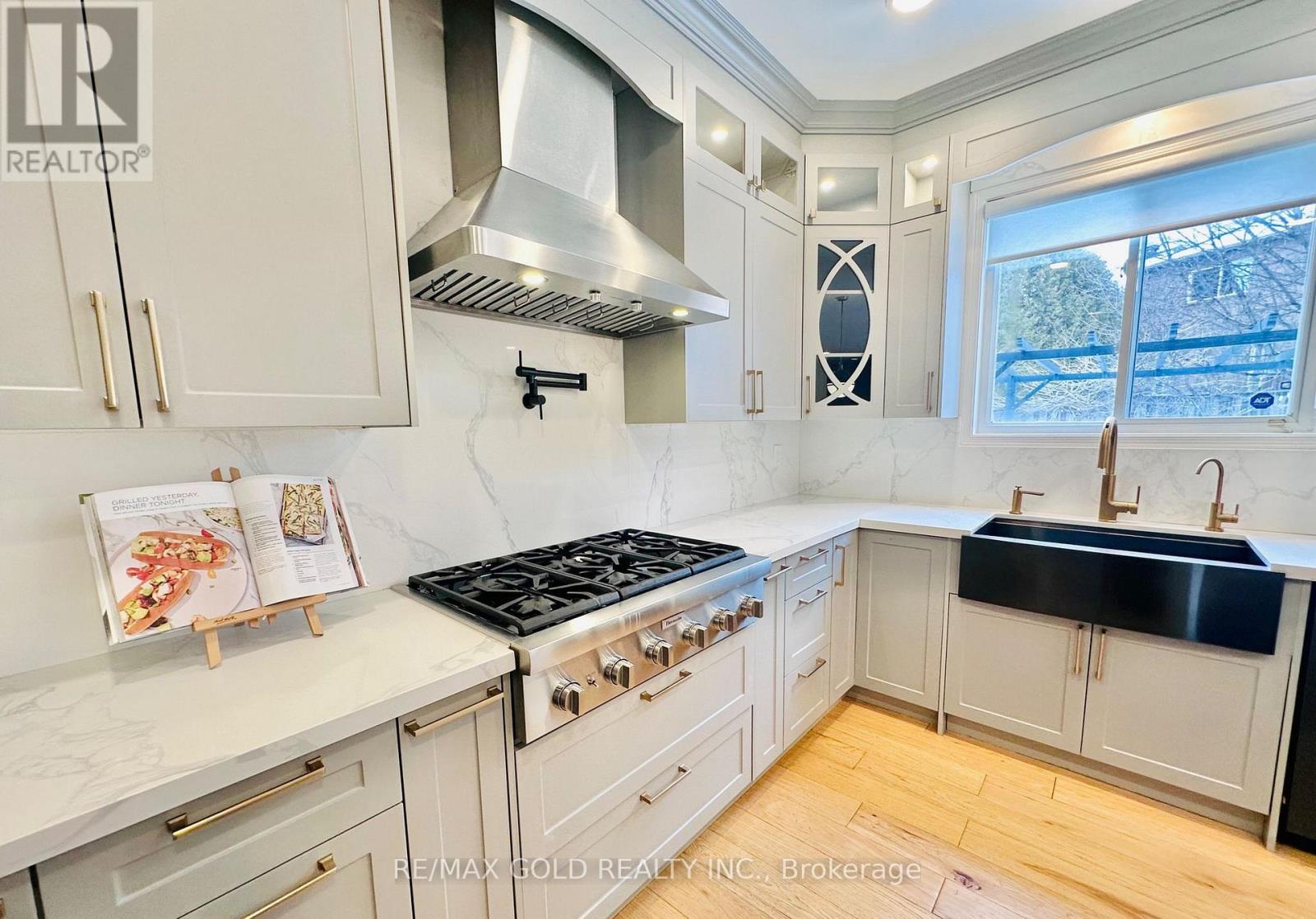 2293 Woodcrest Drive, Oakville, Ontario  L6M 4C5 - Photo 21 - W12970644