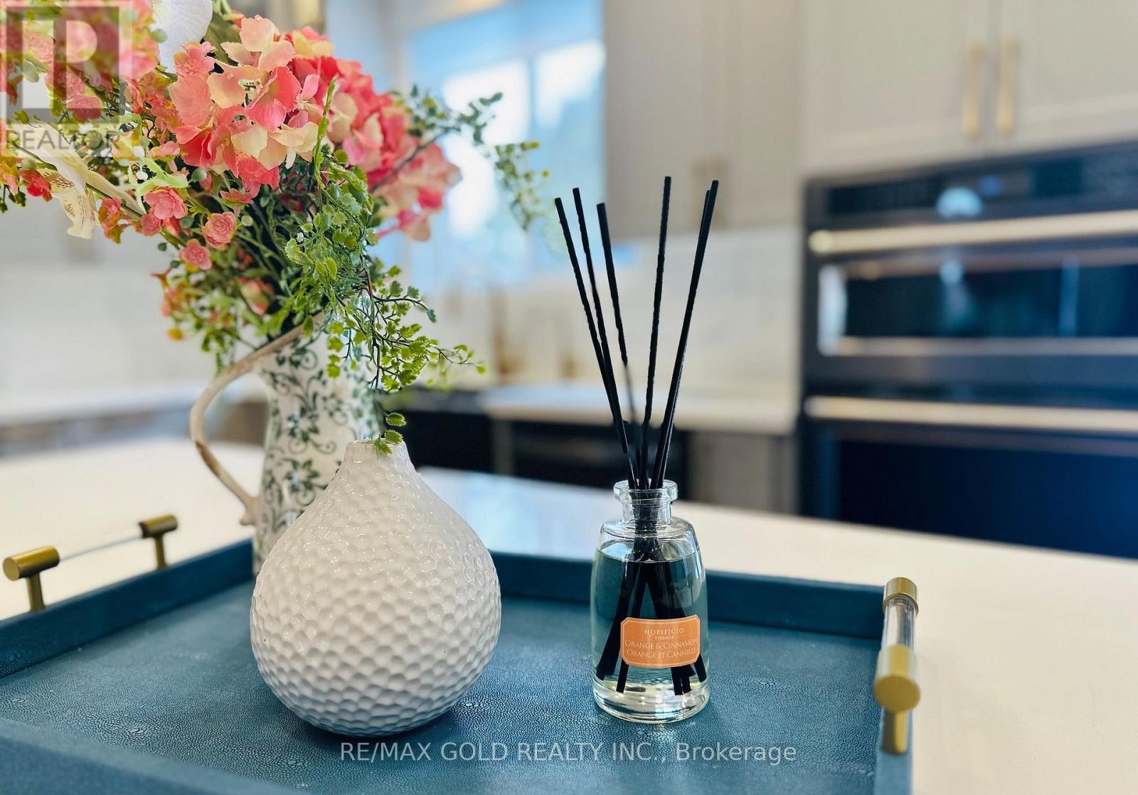 2293 Woodcrest Drive, Oakville, Ontario  L6M 4C5 - Photo 23 - W12970644