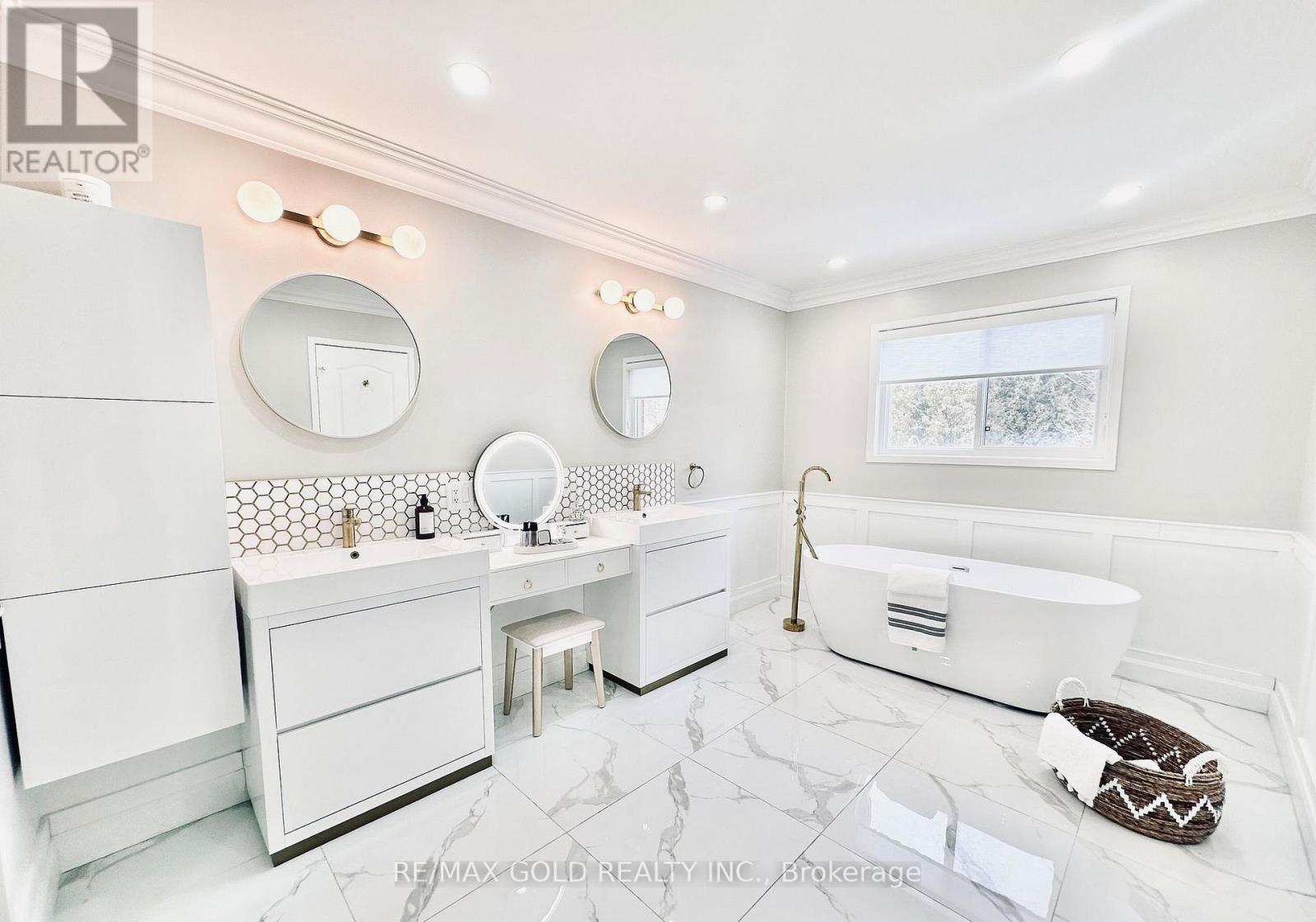 2293 Woodcrest Drive, Oakville, Ontario  L6M 4C5 - Photo 32 - W12970644