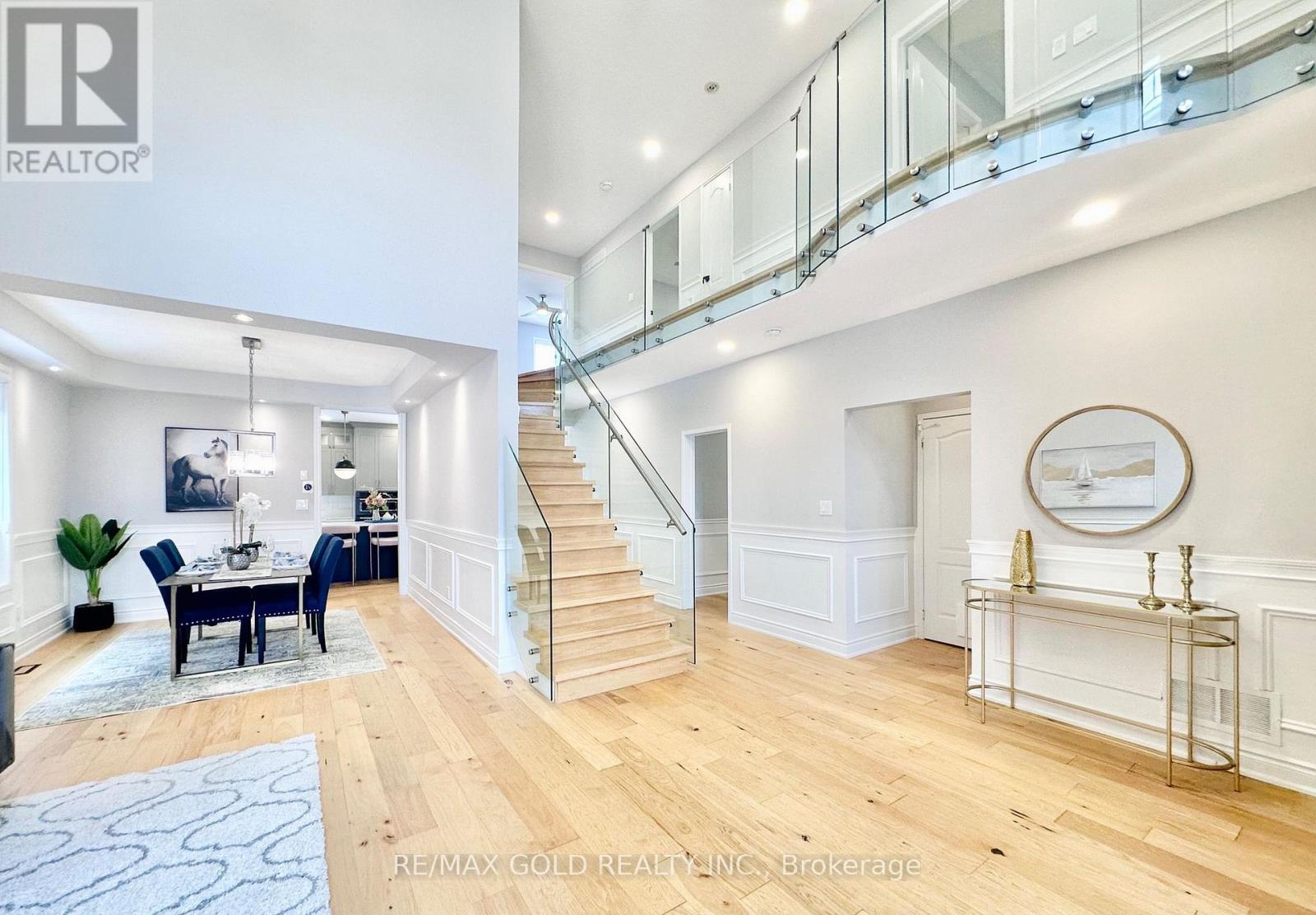 2293 Woodcrest Drive, Oakville, Ontario  L6M 4C5 - Photo 5 - W12970644