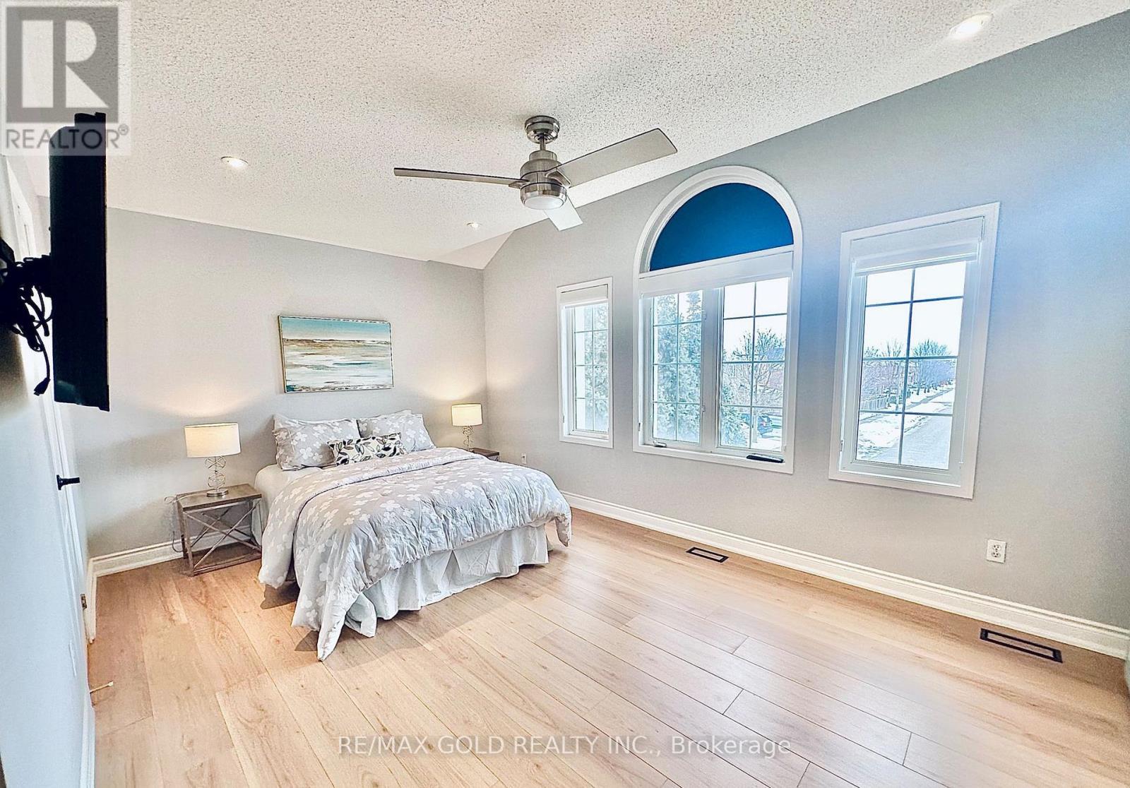 2293 Woodcrest Drive, Oakville, Ontario  L6M 4C5 - Photo 35 - W12970644