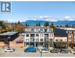 <div class="price">$998,000</div> 302 4479 W 10th Avenue, Vancouver<br><div style="margin-bottom:8px;"><small>RE/MAX Crest Realty<br>team 3000 Realty Ltd.</small></div><div class='bed_bath'>2 Bed | 2 Bath</div>