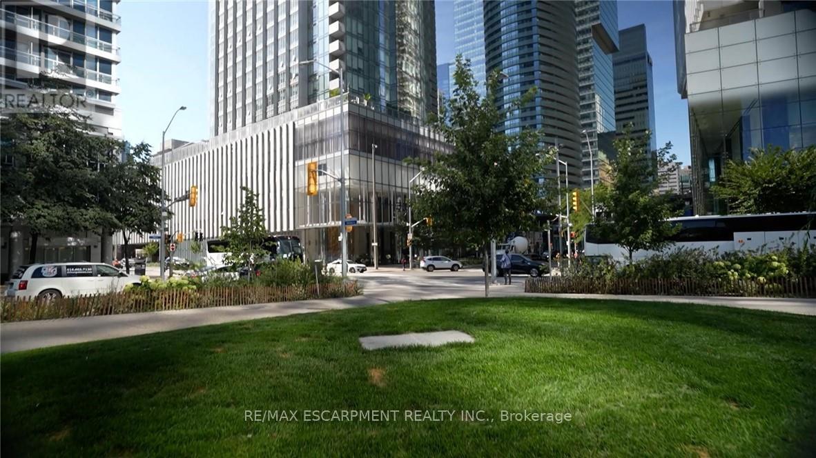 5512 - 10 York Street, Toronto, Ontario  M5J 0E1 - Photo 5 - C12973350