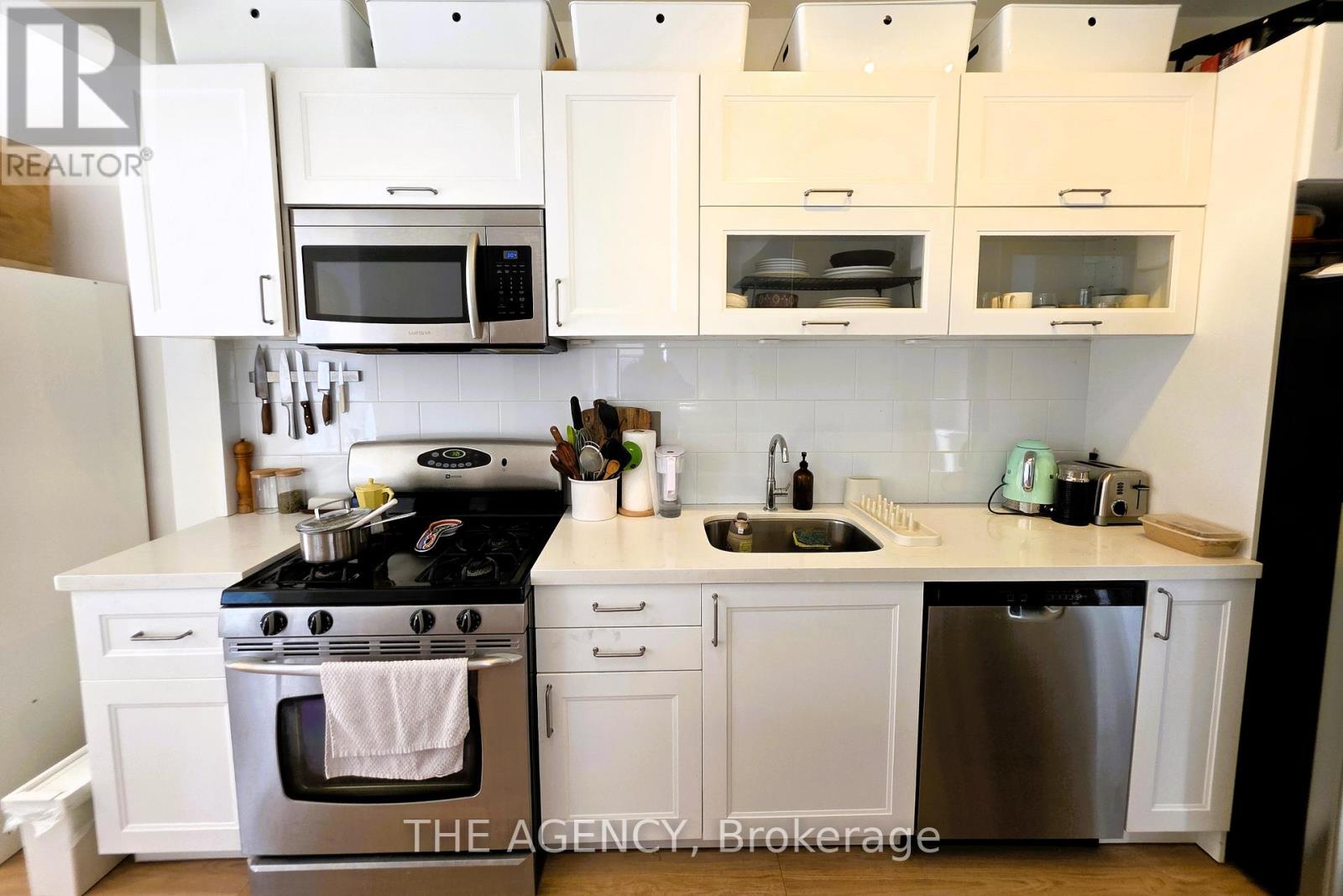 Main - 174 Delaware Avenue, Toronto, Ontario  M6H 2T3 - Photo 10 - C12973394