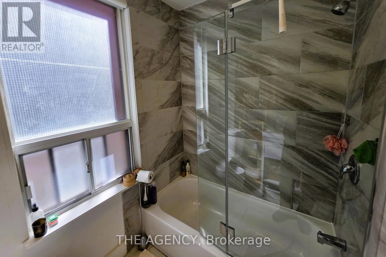 Main - 174 Delaware Avenue, Toronto, Ontario  M6H 2T3 - Photo 19 - C12973394