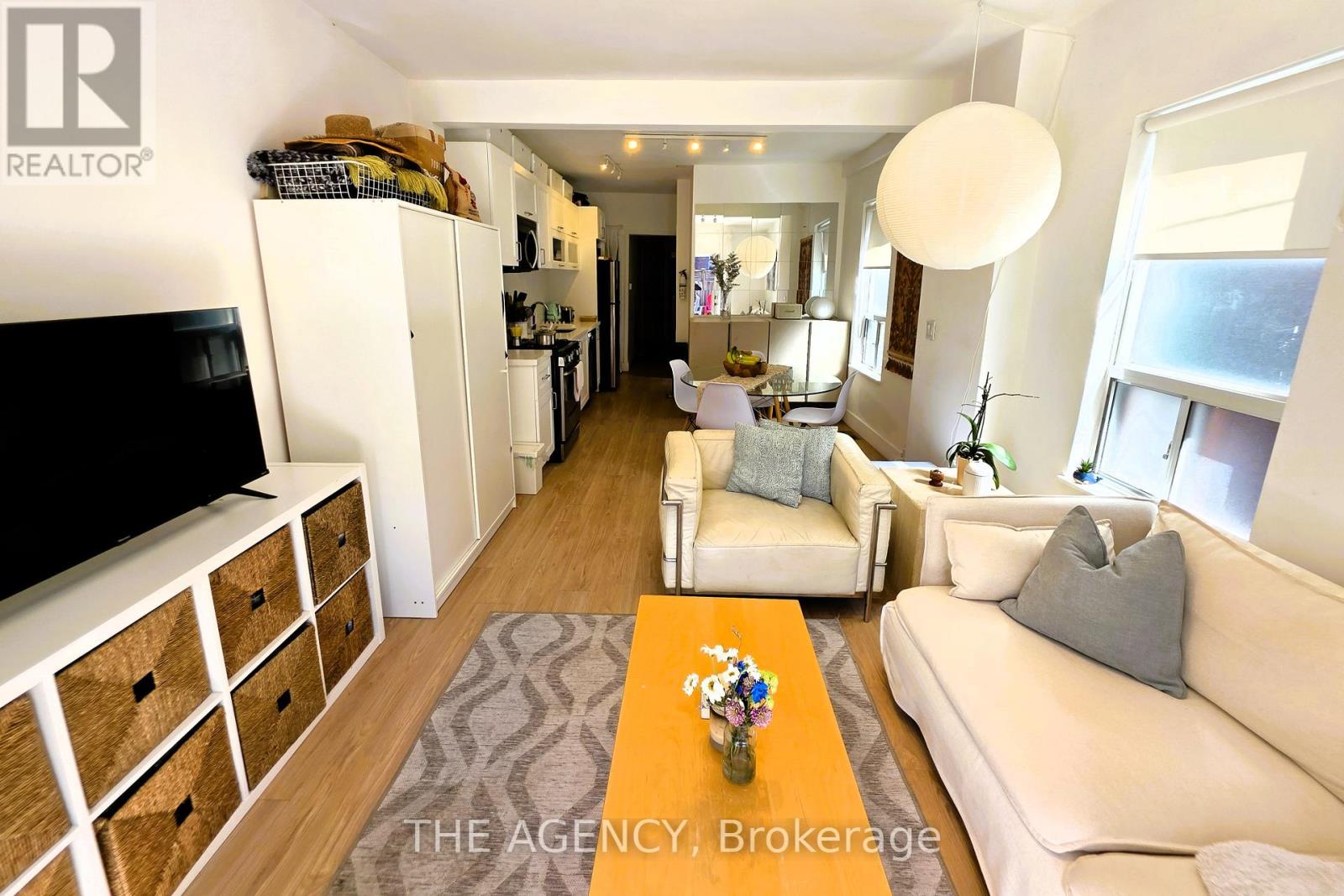 Main - 174 Delaware Avenue, Toronto, Ontario  M6H 2T3 - Photo 4 - C12973394