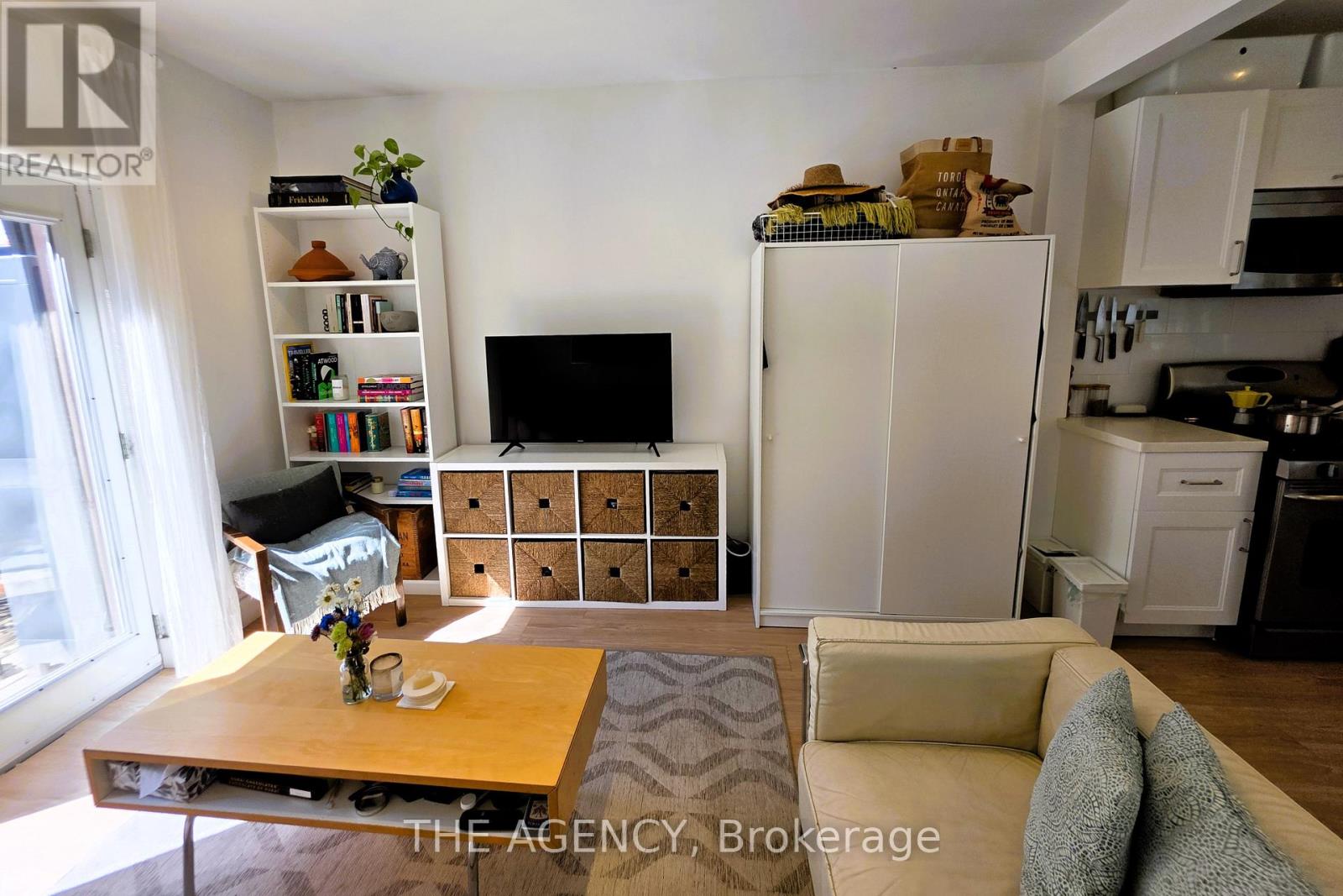 Main - 174 Delaware Avenue, Toronto, Ontario  M6H 2T3 - Photo 7 - C12973394