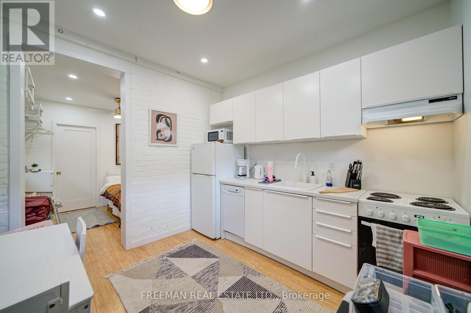 970 Bathurst Street, Toronto, Ontario  M5R 3G6 - Photo 11 - C12973458