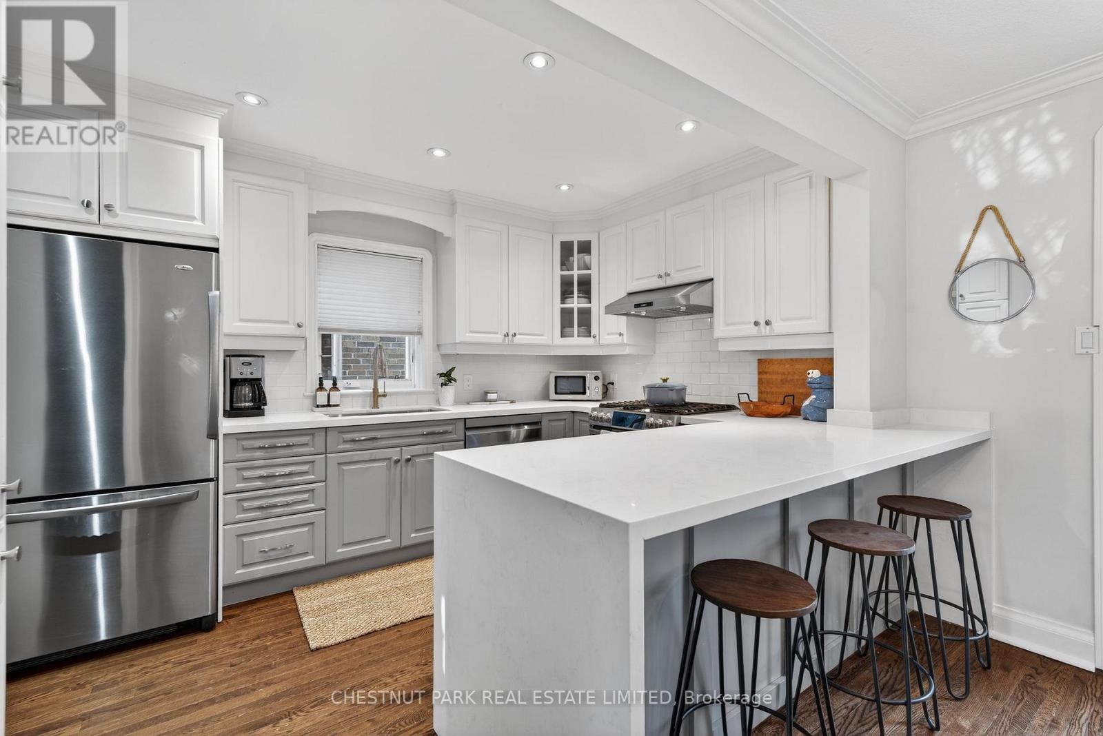 505 Sutherland Drive, Toronto, Ontario  M4G 1K9 - Photo 10 - C12973500