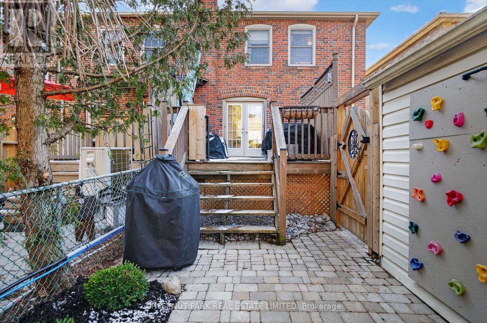 505 Sutherland Drive, Toronto, Ontario  M4G 1K9 - Photo 28 - C12973500