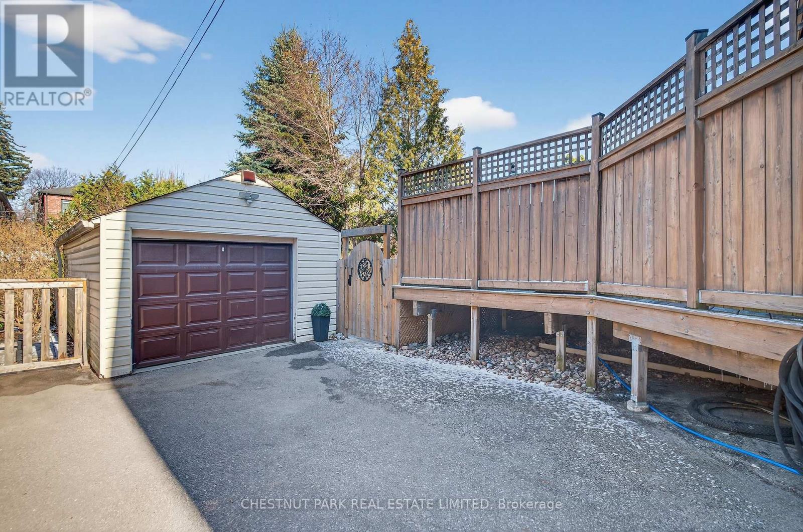 505 Sutherland Drive, Toronto, Ontario  M4G 1K9 - Photo 34 - C12973500