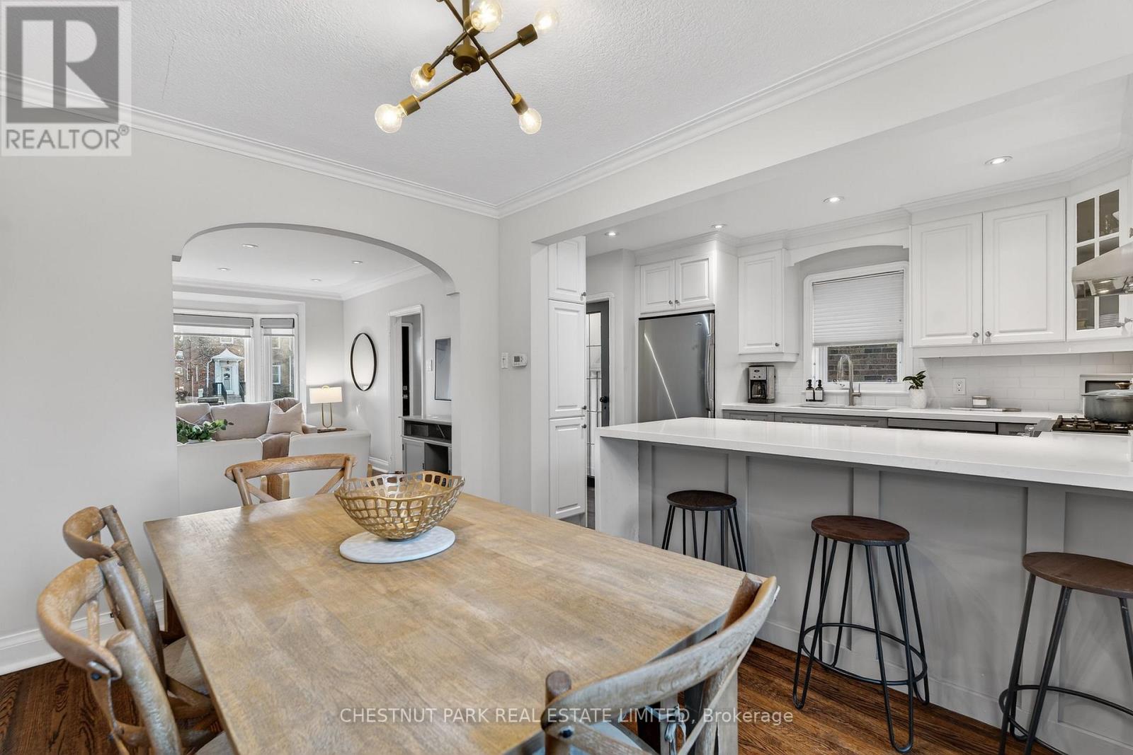 505 Sutherland Drive, Toronto, Ontario  M4G 1K9 - Photo 9 - C12973500