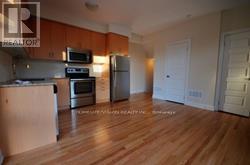 70 - 23 Eldora Avenue, Toronto, Ontario  M2M 0B5 - Photo 4 - C12973512