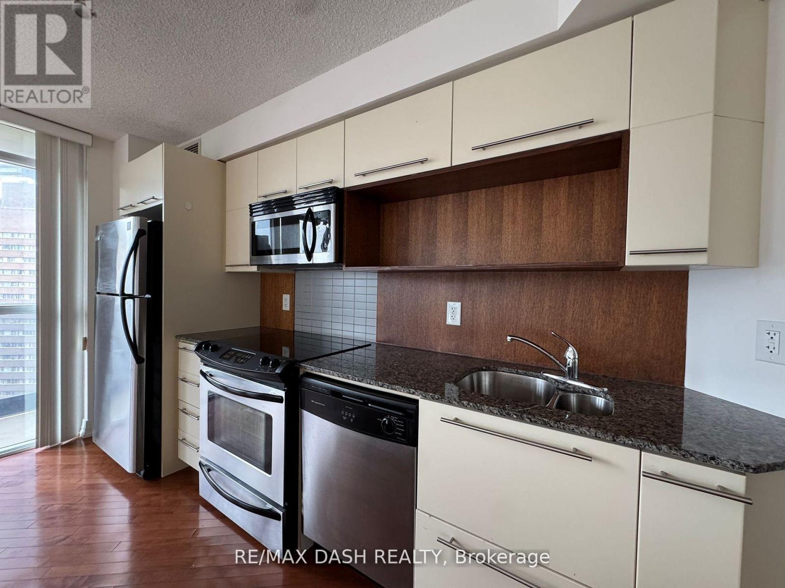 1504 - 25 Carlton Street, Toronto, Ontario  M5B 1L2 - Photo 10 - C12973550