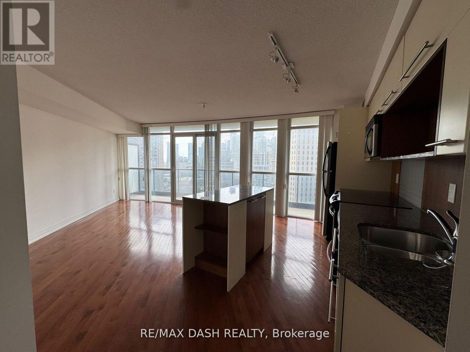 1504 - 25 Carlton Street, Toronto, Ontario  M5B 1L2 - Photo 4 - C12973550