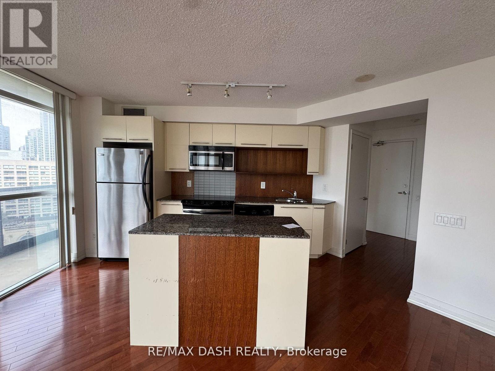 1504 - 25 Carlton Street, Toronto, Ontario  M5B 1L2 - Photo 6 - C12973550