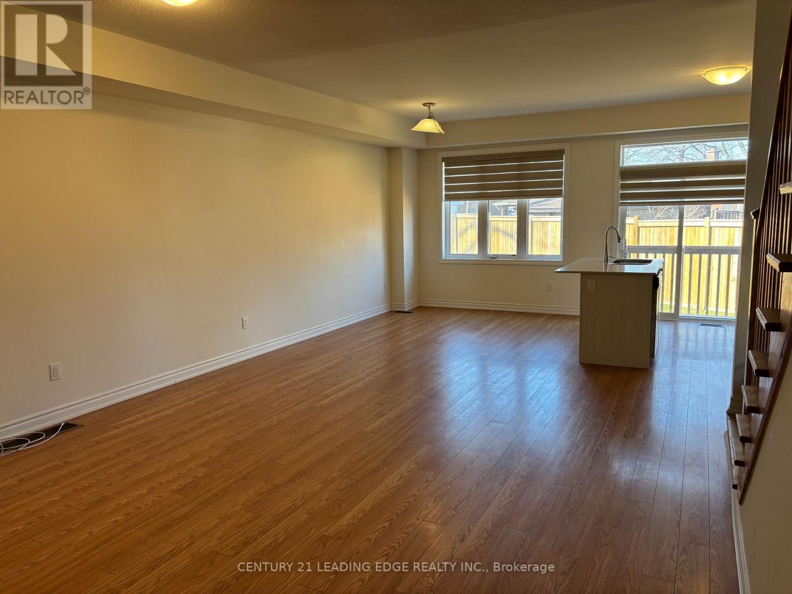 318 Okanagan Path, Oshawa, Ontario  L1H 0A7 - Photo 7 - E12973432