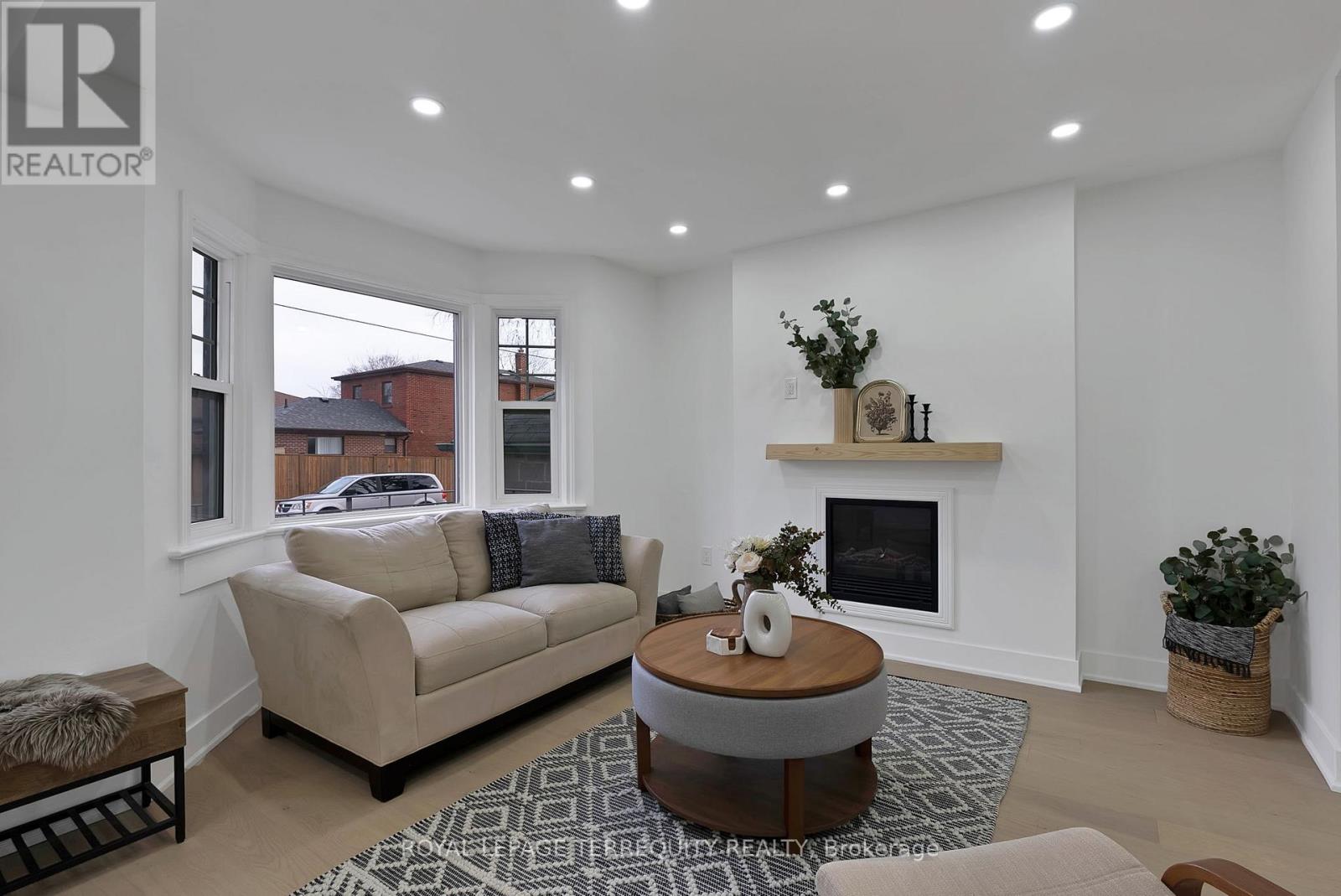 40 Leroy Avenue, Toronto, Ontario  M4J 4G8 - Photo 10 - E12973440