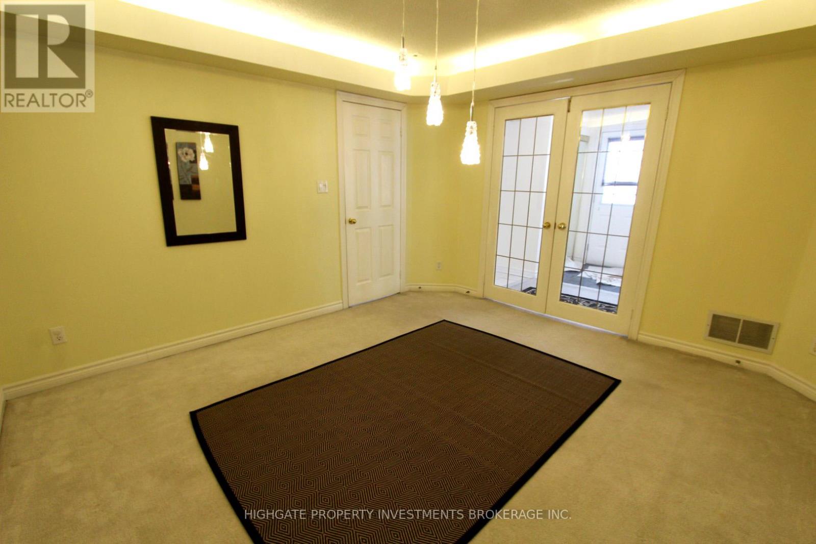 83 - 151 Townsgate Drive, Vaughan, Ontario  L4J 8J7 - Photo 3 - N12973356