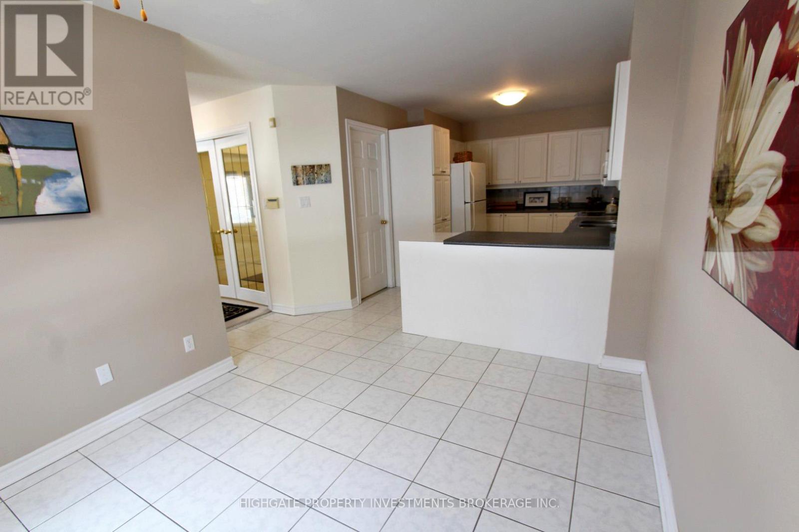 83 - 151 Townsgate Drive, Vaughan, Ontario  L4J 8J7 - Photo 6 - N12973356