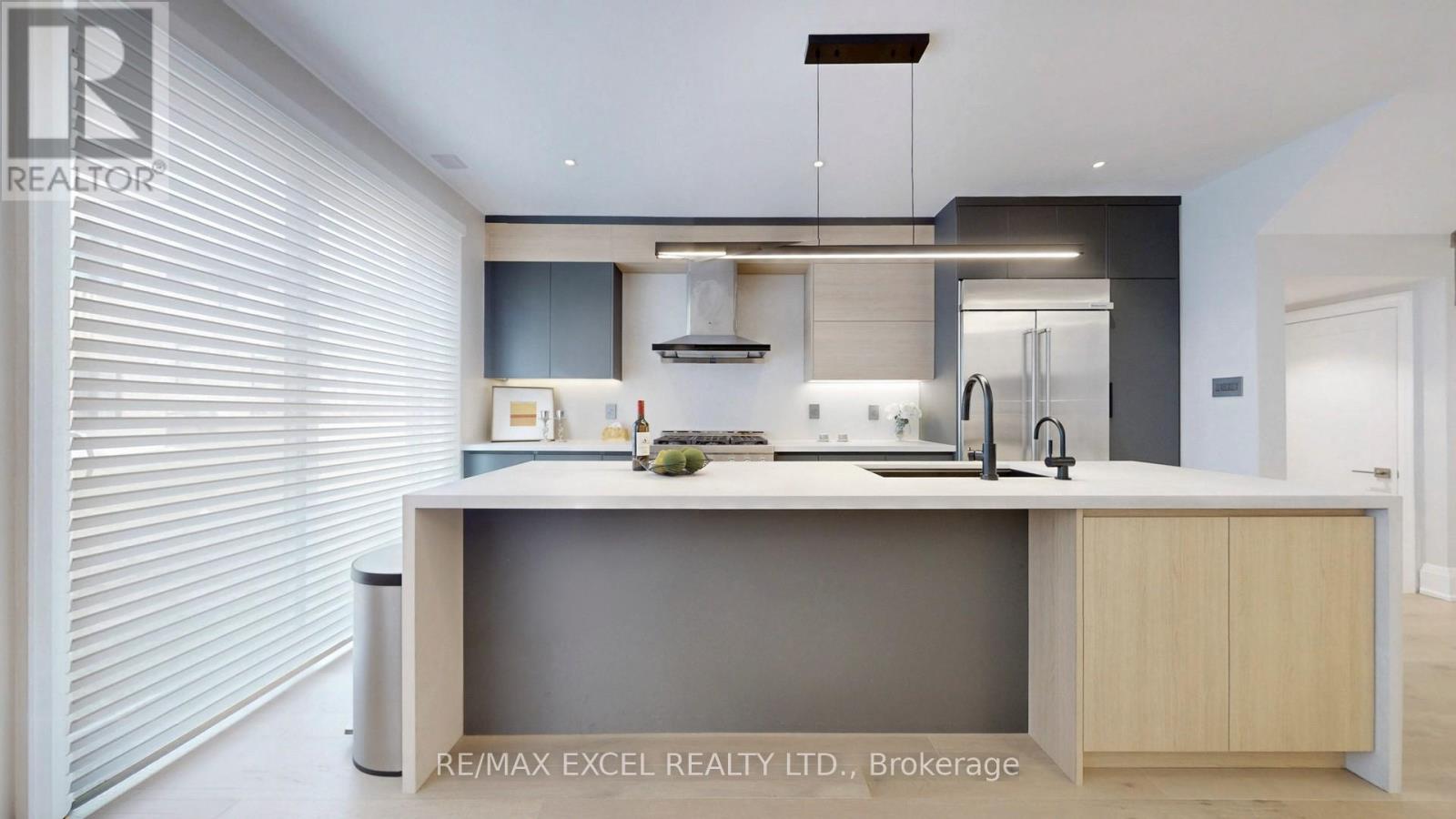 74 Tempel Street, Richmond Hill, Ontario  L4E 1K6 - Photo 11 - N12973410