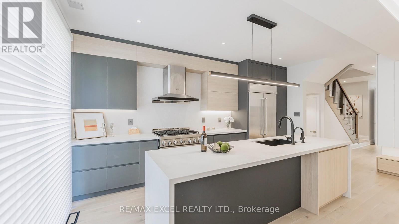 74 Tempel Street, Richmond Hill, Ontario  L4E 1K6 - Photo 12 - N12973410