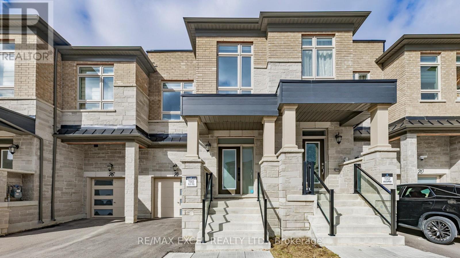 74 Tempel Street, Richmond Hill, Ontario  L4E 1K6 - Photo 2 - N12973410