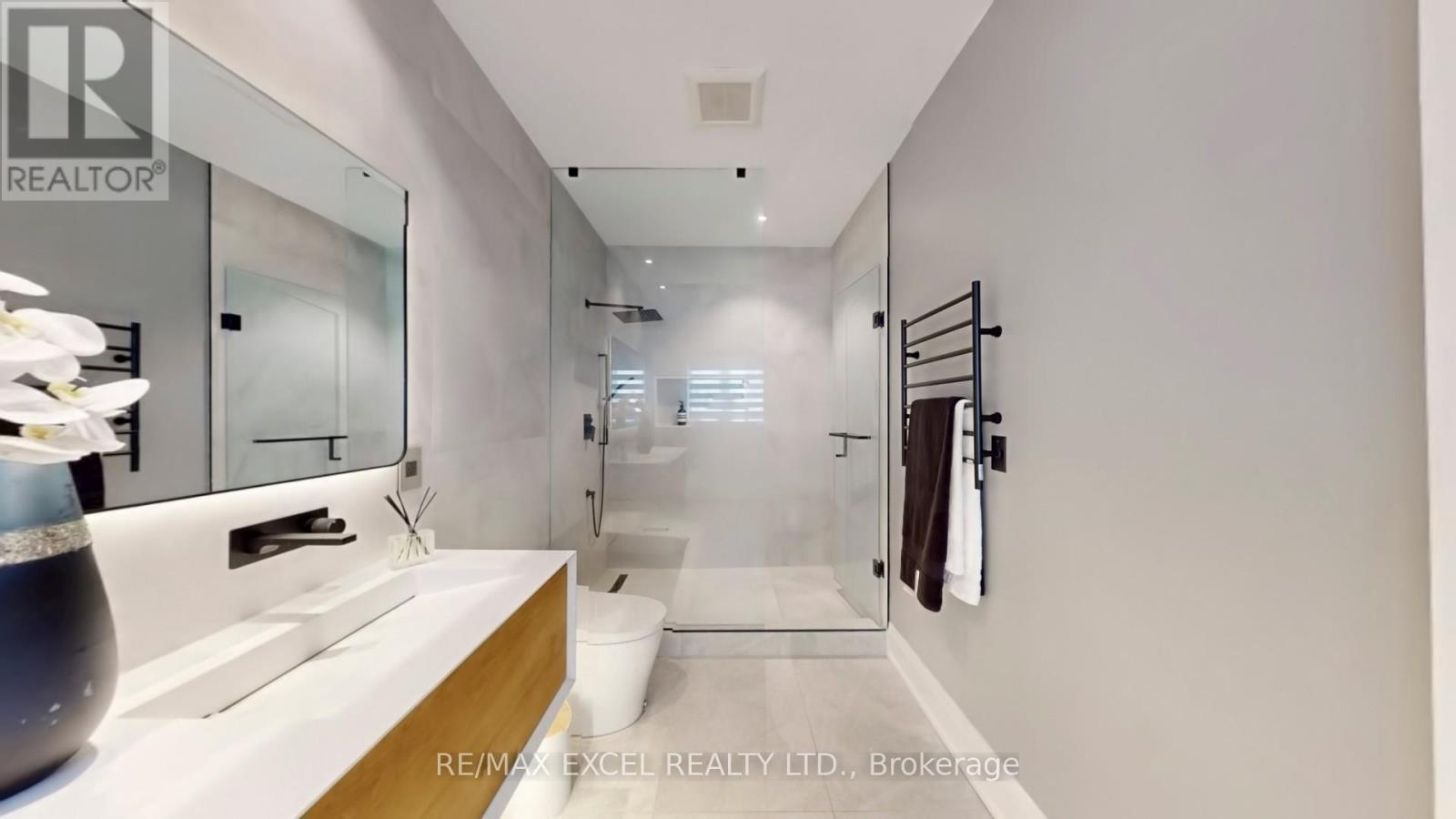 74 Tempel Street, Richmond Hill, Ontario  L4E 1K6 - Photo 27 - N12973410