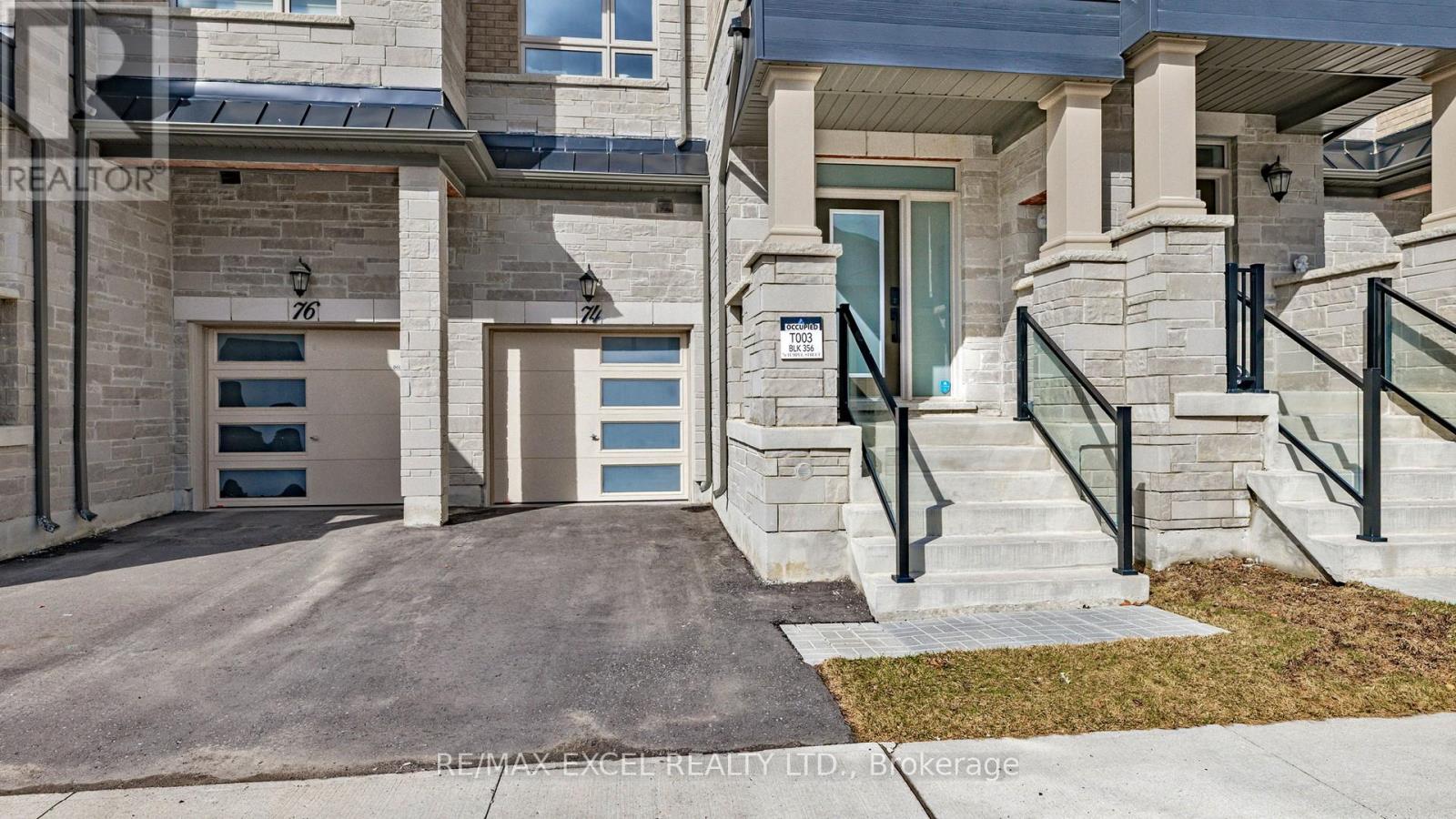 74 Tempel Street, Richmond Hill, Ontario  L4E 1K6 - Photo 3 - N12973410