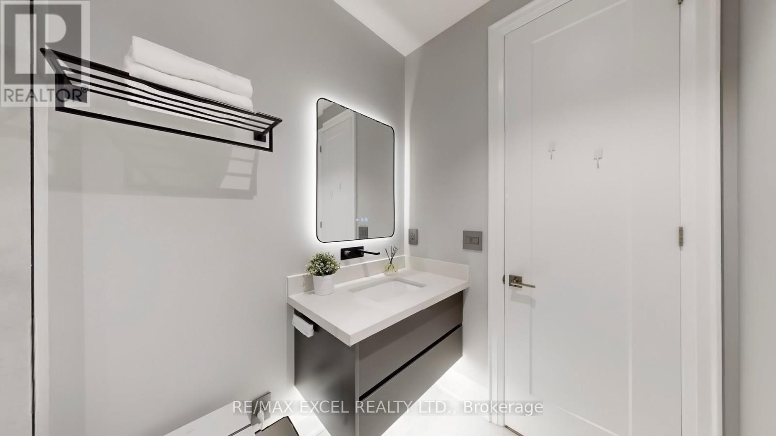 74 Tempel Street, Richmond Hill, Ontario  L4E 1K6 - Photo 35 - N12973410