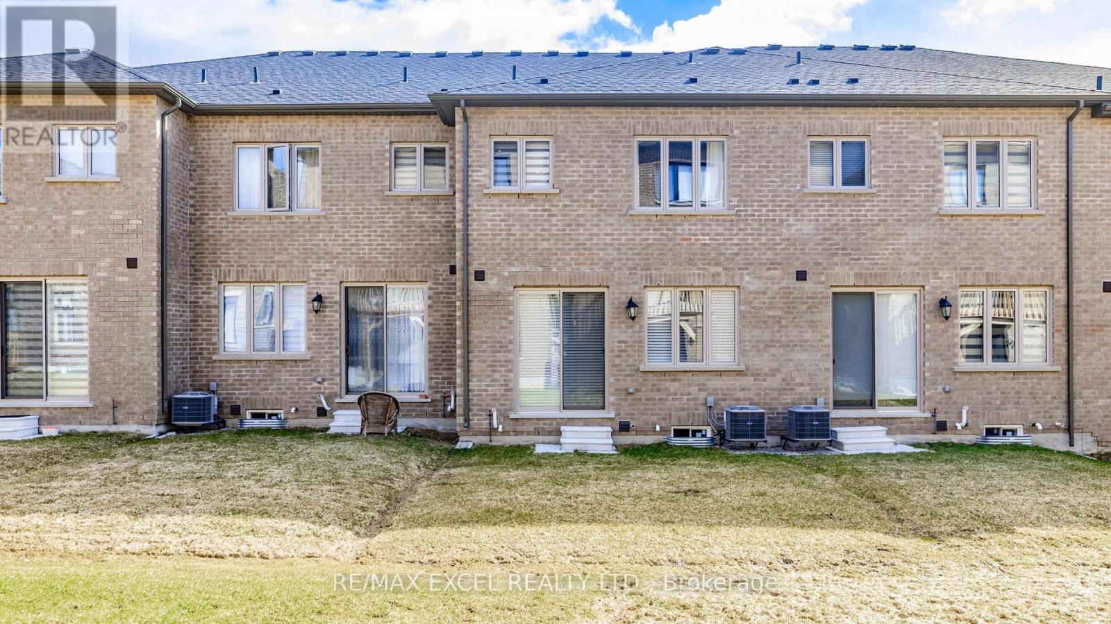 74 Tempel Street, Richmond Hill, Ontario  L4E 1K6 - Photo 39 - N12973410