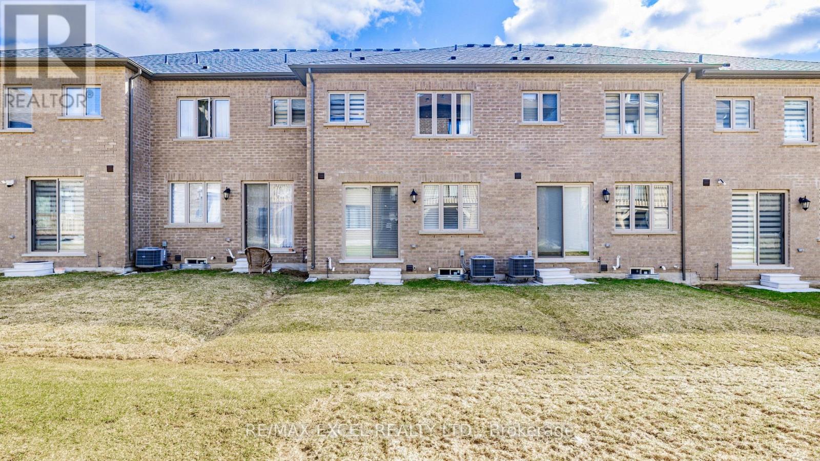 74 Tempel Street, Richmond Hill, Ontario  L4E 1K6 - Photo 40 - N12973410