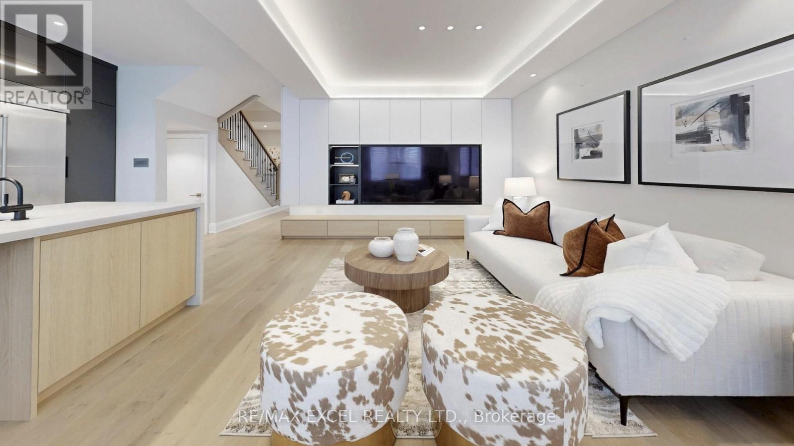 74 Tempel Street, Richmond Hill, Ontario  L4E 1K6 - Photo 9 - N12973410