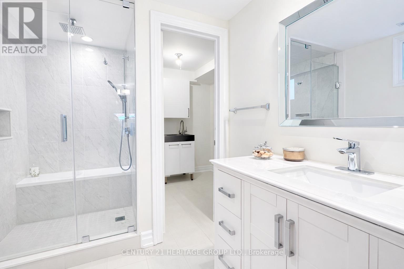 691 Shanahan Boulevard, Newmarket, Ontario  L3X 1P8 - Photo 12 - N12973422