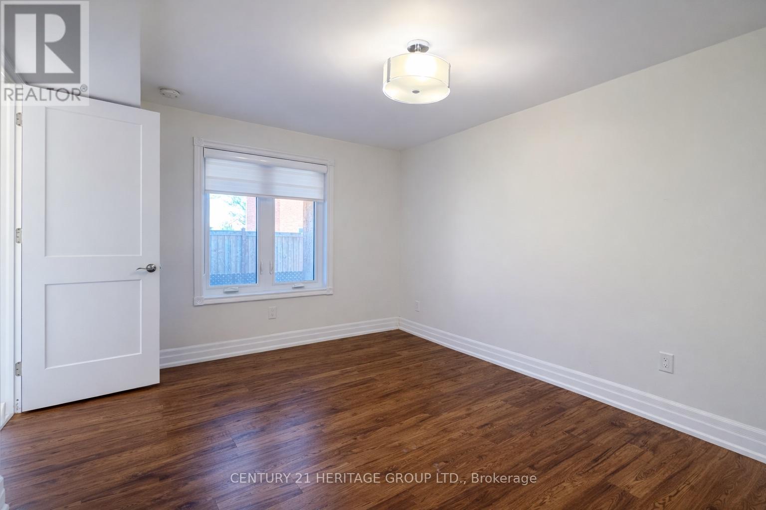 691 Shanahan Boulevard, Newmarket, Ontario  L3X 1P8 - Photo 13 - N12973422