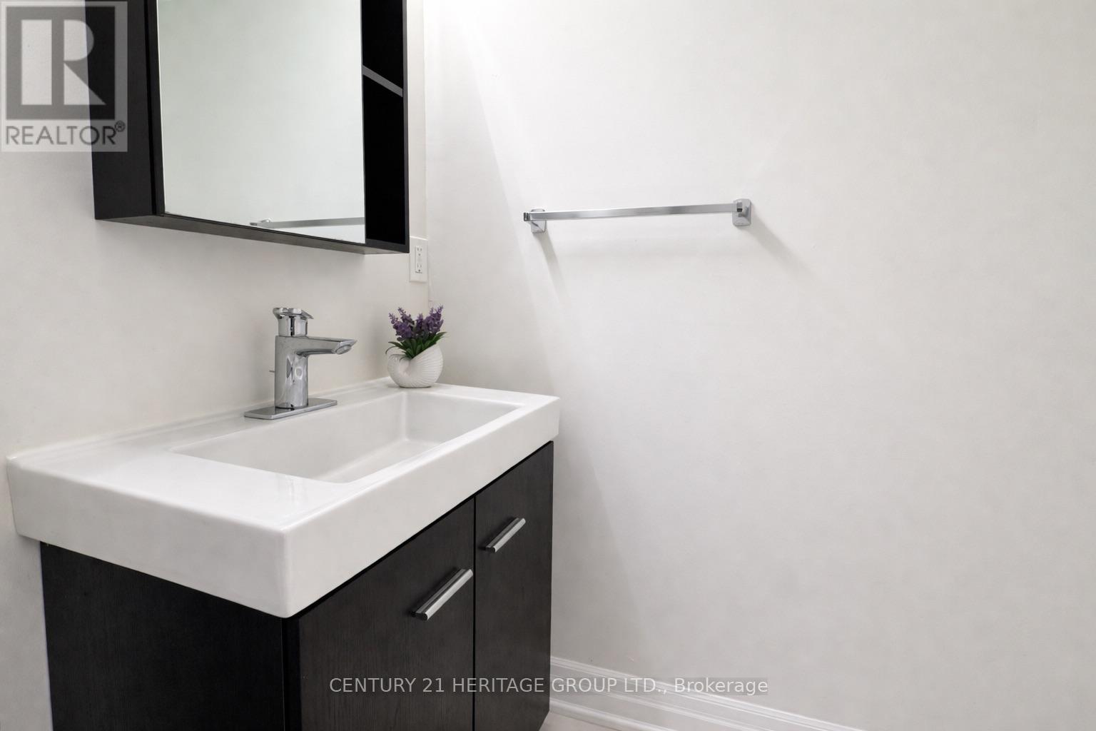 691 Shanahan Boulevard, Newmarket, Ontario  L3X 1P8 - Photo 16 - N12973422