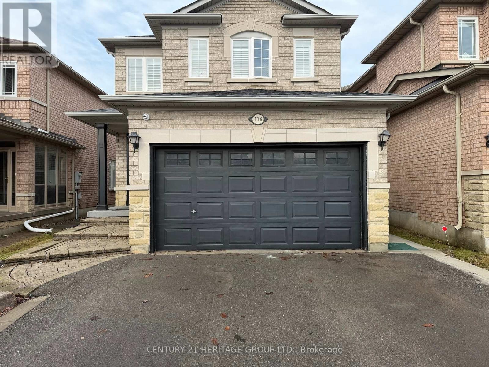 118 Sunridge Street, Richmond Hill, Ontario  L4E 3Z2 - Photo 2 - N12973532