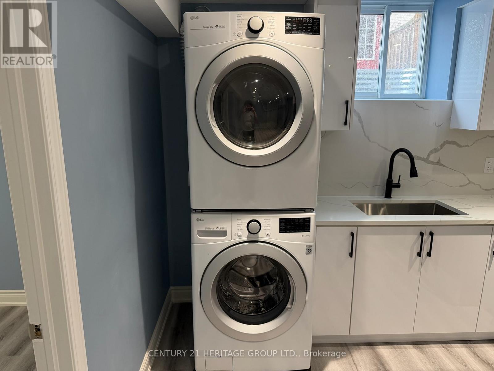 118 Sunridge Street, Richmond Hill, Ontario  L4E 3Z2 - Photo 21 - N12973532